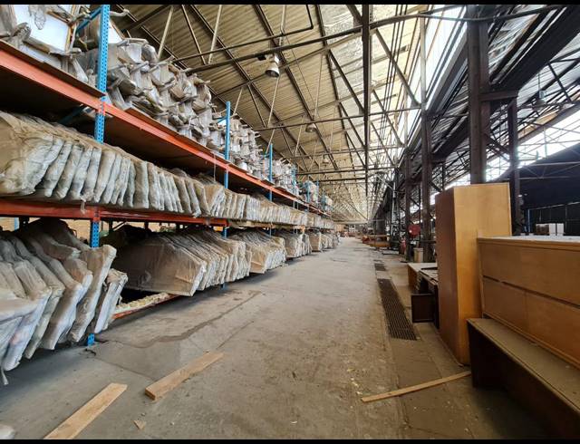 2,434M² WAREHOUSE TO LET IN WADEVILLE